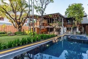 Een 42-inch smart-tv met digitale zenders