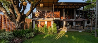 Shamrock Chiangmai Hotel - Adults Only