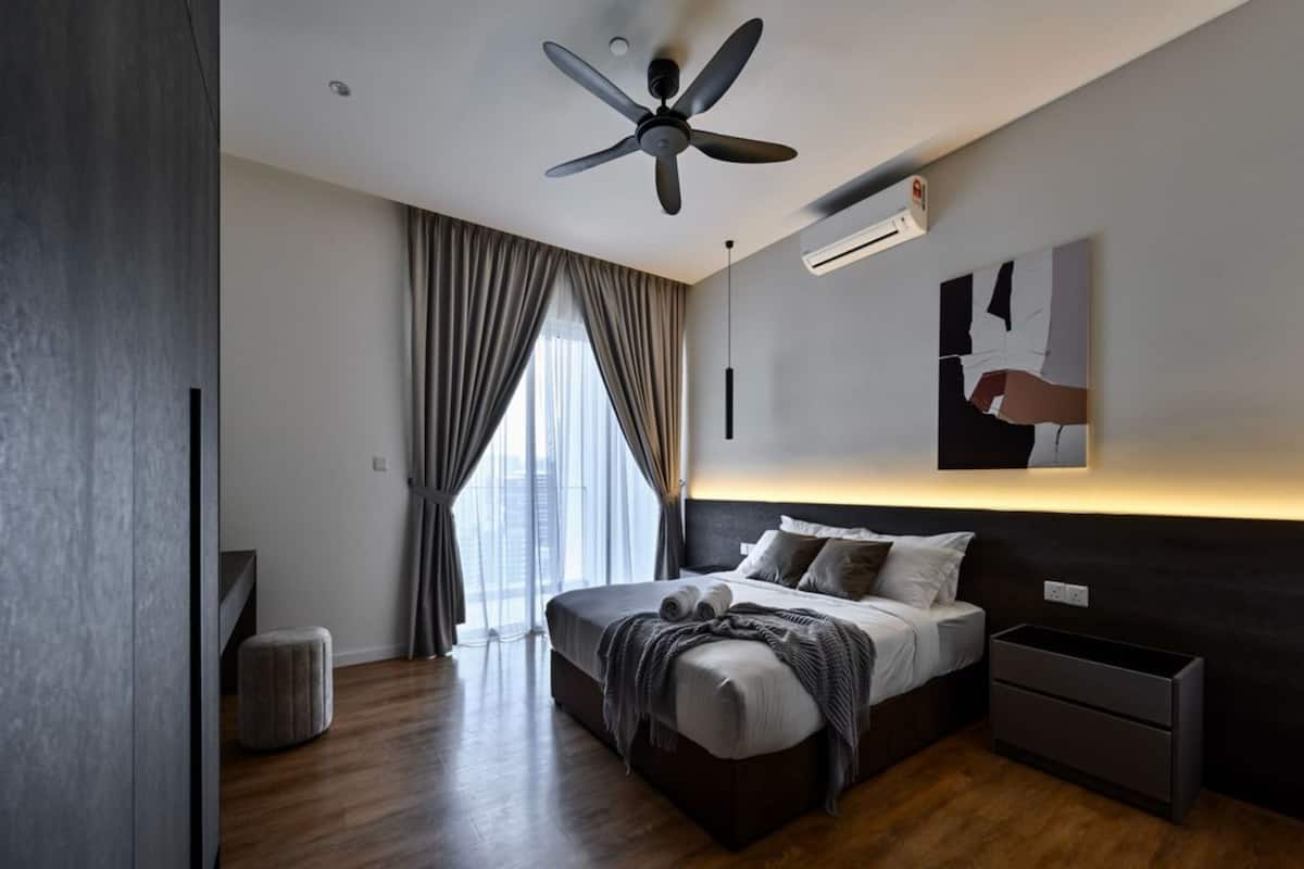 Suite Deluks | 1 kamar tidur, ruang kerja ramah laptop, Wi-Fi gratis, dan seprai linen