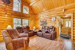 TV, DVD player, books - Lake and Trail Lodge: < 1 Mi to Lake Arbutus! (Merrillan)