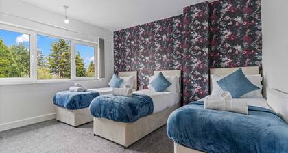 Luxury Equipped 3 Bedroom Home - Free Parking - Near City Centre
