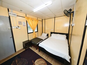 Family Suite | Laptop workspace, free WiFi, bed sheets