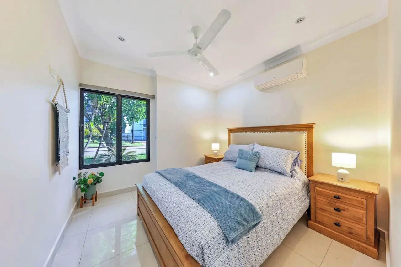 5 bedrooms, iron/ironing board, free WiFi, bed sheets