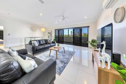 Sunsets & City Skyline Views with Pool