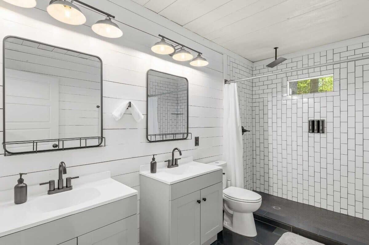 Doccia, asciugacapelli, asciugamani