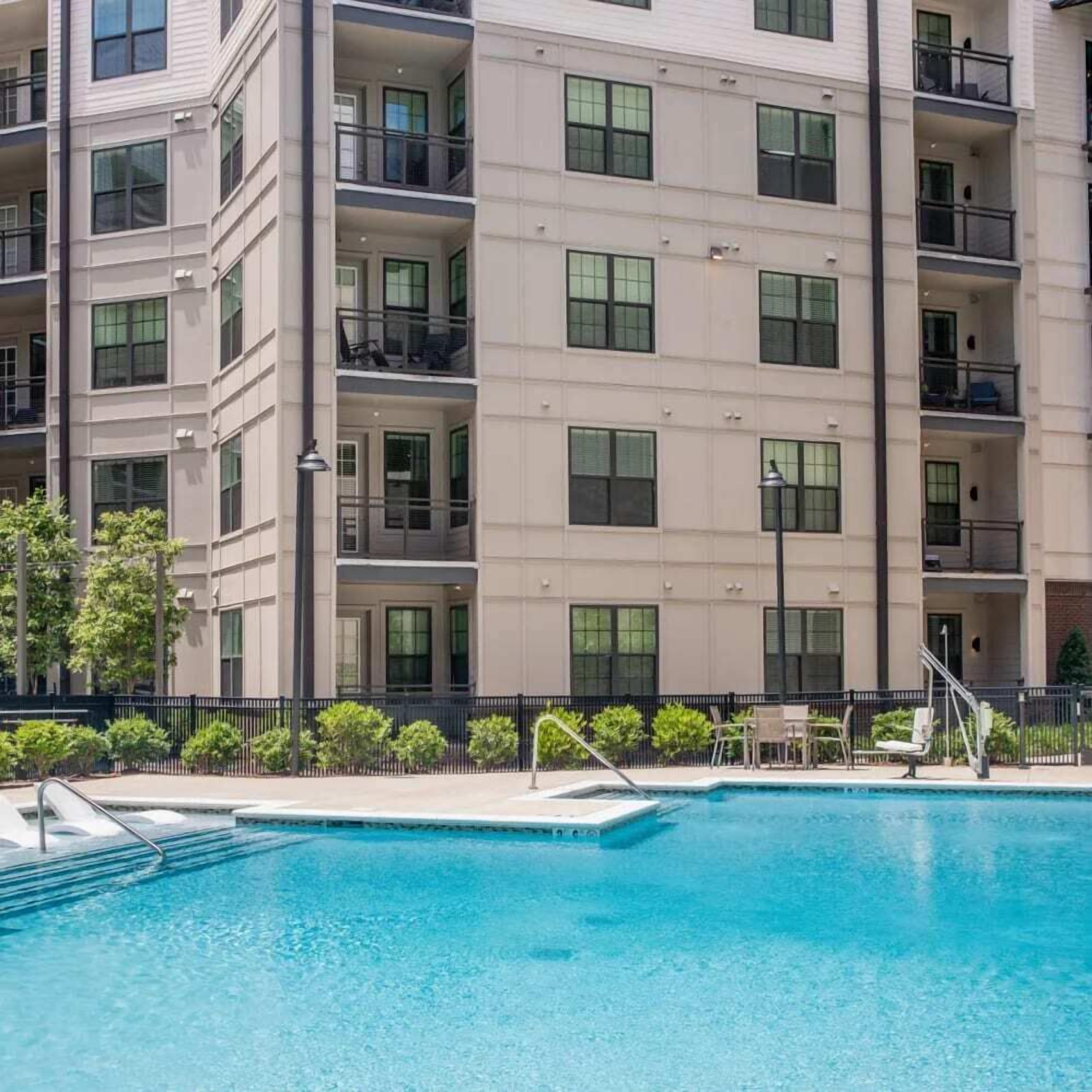 NEW Parkside Retreat – 2 Master Suites - Downtown