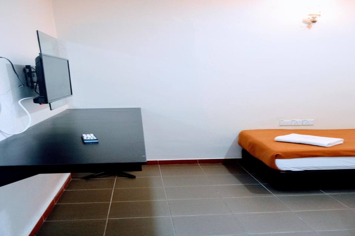 Standard Single Room | Laptop workspace, WiFi (free), bed sheets