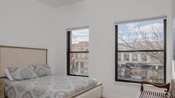 1 bedroom, desk, iron/ironing board, WiFi