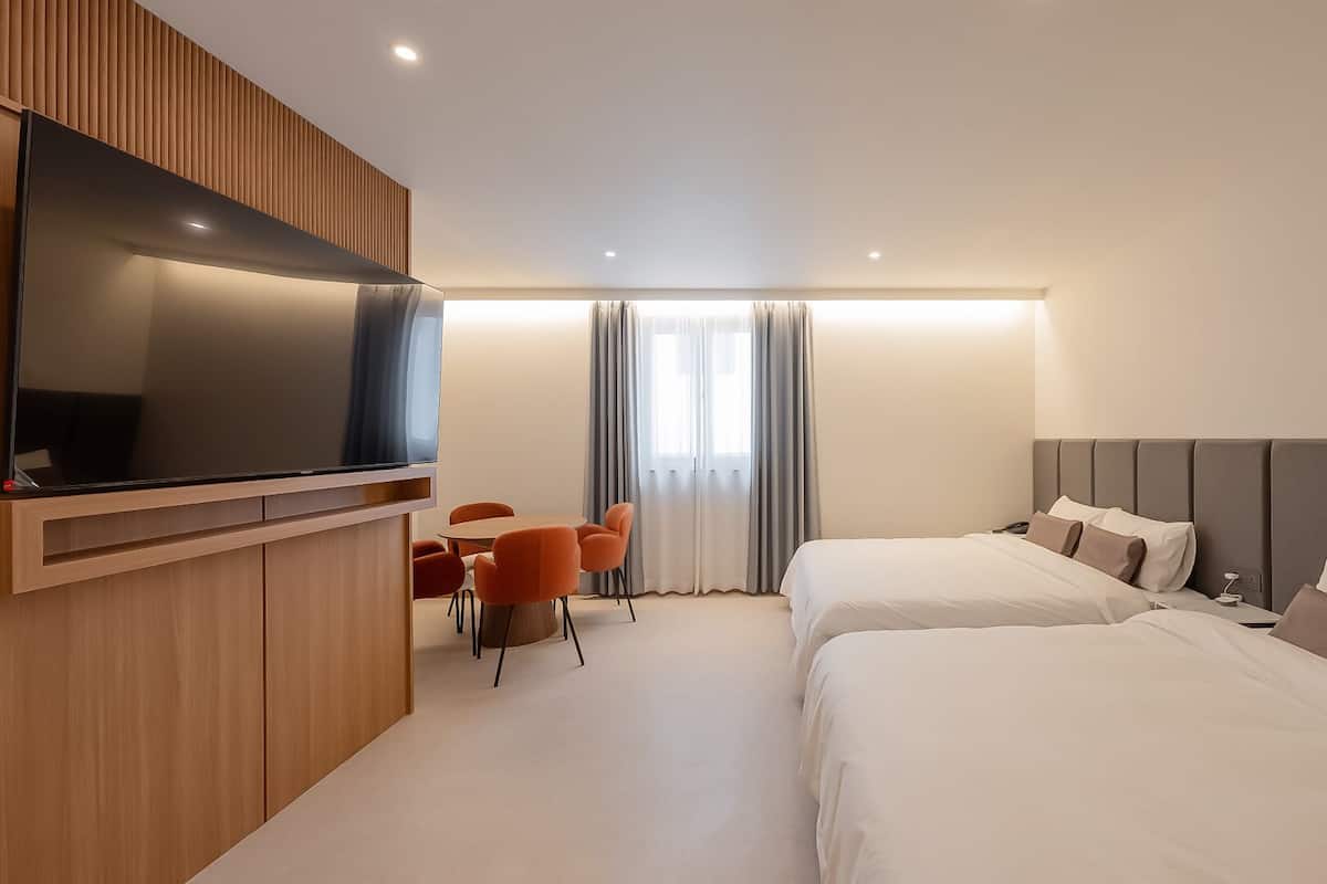 Premium Twin Room