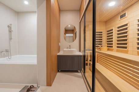 Luxury Room. H Avenue Munhyeon
