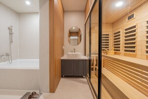 Luxury Room | Premium bedding, individually decorated, individually furnished, desk