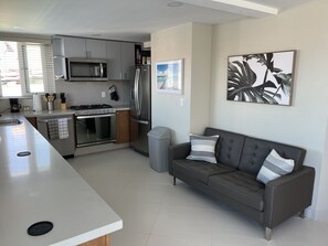Fridge, microwave, oven, stovetop - Vidalia 4 - New Condo with Gym and Rooftop Terrace with Jacuzzi (Puerto Vallarta)