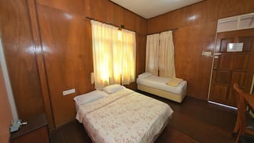 高级套房 | 1 多间卧室、办公桌、笔记本电脑工作区、免费 WiFi