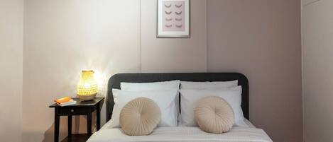 1 chambre, bureau, fer et planche à repasser, Wi-Fi