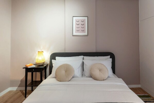 1 bedroom, desk, iron/ironing board, WiFi - Phaedrus Living: Luxury Studio Nea Smirni (Nea Smirni)