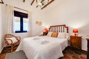 4 bedrooms, free WiFi, bed sheets