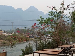 Exterior - Riverside Garden Hostel (Vang Vieng)