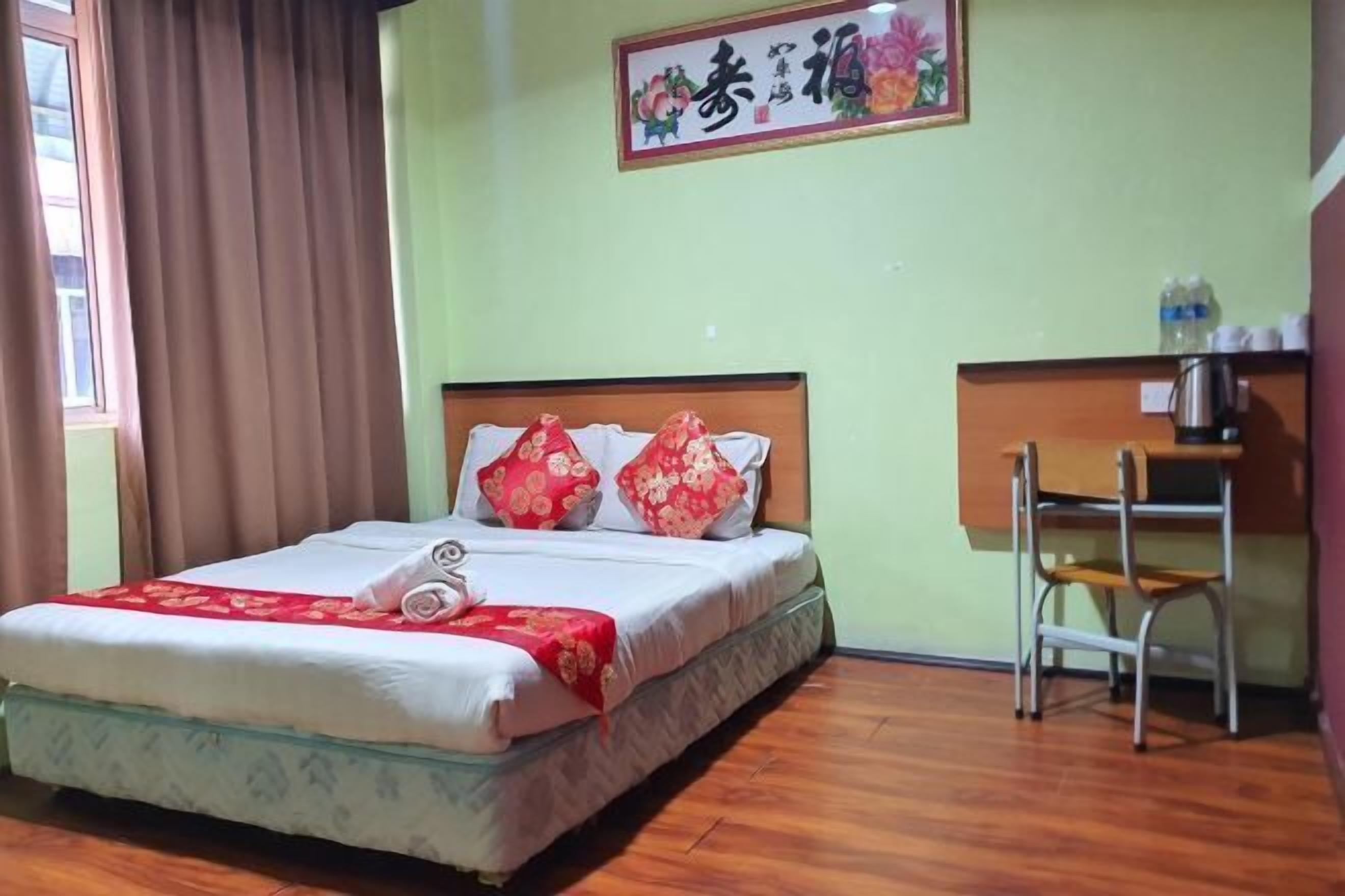 Laptop workspace, free WiFi, bed sheets