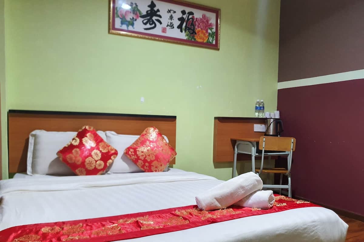 Phòng đôi Deluxe, 1 giường cỡ queen | 1 phòng ngủ, khu vực làm việc phù hợp cho laptop