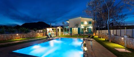 Outdoor pool, a heated pool