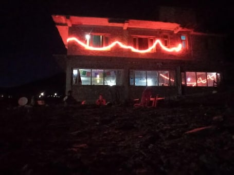 Vista desde la propiedad. Chandra Bhaga Camps