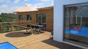 Outdoor dining - Modern Holiday Home in Cela (Cela (Alcobaça))