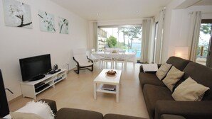 Smart TV, DVD player - Modern Holiday Home in Cela (Cela (Alcobaça))