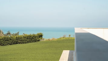 Deluxe Suite, Sea View | Terrace/patio