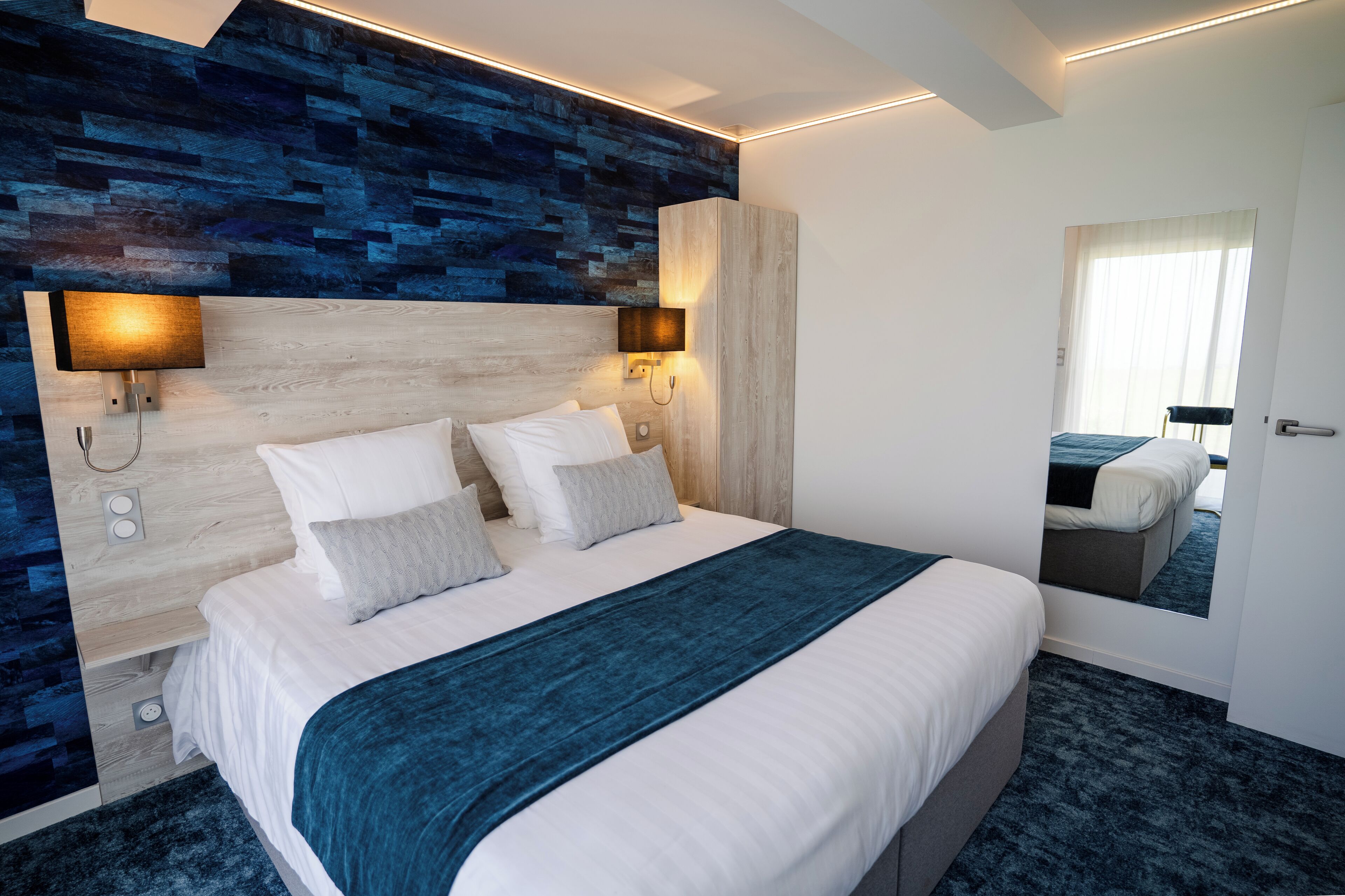 Superior Room, Sea View | In-room safe, desk, soundproofing, free WiFi