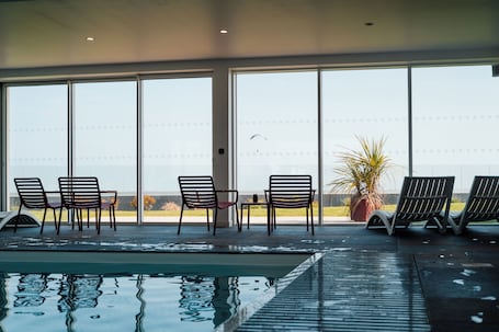 Una piscina techada