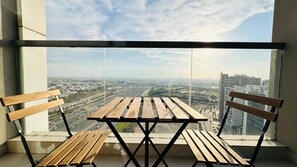 Lobby sitting area - Spacious Studio Apartment Burj View with Balcony Free Parking by Belvilla (Dubai)