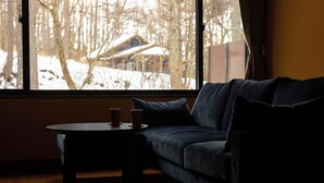 Triple Room | Down comforters, in-room safe, blackout drapes, WiFi (free) - bettei tateshinakaorukaze (Chino)