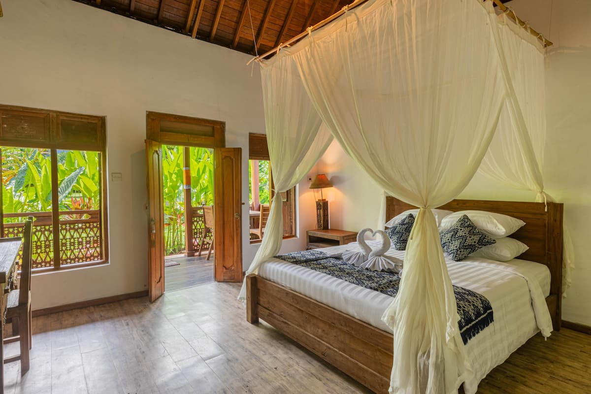 Standard Bungalow, Garden View | 1 bedroom, individually decorated, individually furnished, desk