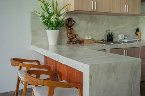 Family Villa, 3 Bedrooms, Kitchen, Garden View | Private kitchen - Abian Ubud View (Ubud)