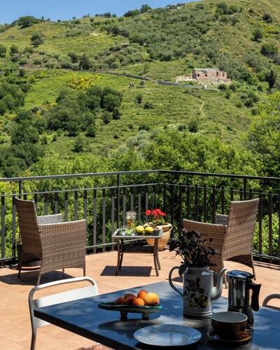 Etna-Mare: "Ancient balance" one room flat