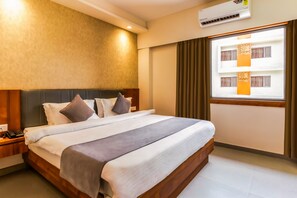 In-room safe, iron/ironing board, free WiFi, bed sheets - Pride Elite Becharaji (Dasada)