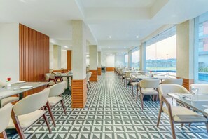 Daily buffet breakfast (INR 350 per person)
