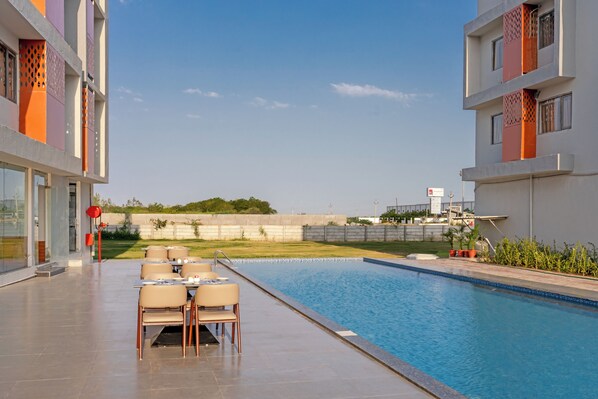 Outdoor pool - Pride Elite Becharaji (Dasada)