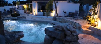 Tropical Oasis Costa Dorada with private pool