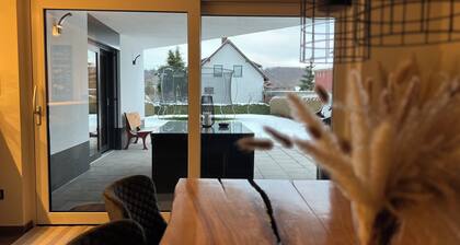 200 qm große moderne Ferienwohnung in Rheinbach bei Köln/Bonn