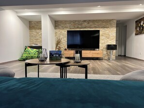 4 camere, una scrivania, ferro/asse da stiro, Wi-Fi gratuito