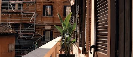 Chambre Deluxe, 1 grand lit, balcon, vue ville | Balcon