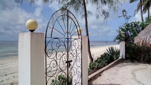 Front of property - Silver sand beach hotel (Malindi)