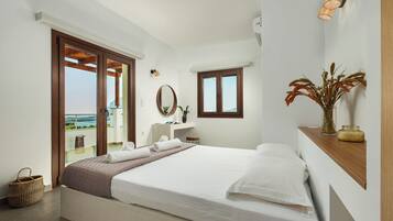 House, 3 Bedrooms, Sea View | Iron/ironing board, free WiFi