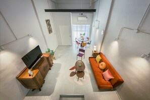 Living area - Sukhumvit shophouse - 2 mins skytrain (Bangkok)