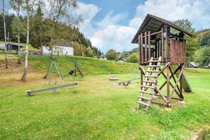 Children’s area - Cosy holiday home in Hochsauerland with terrace (Bestwig-Untervalme)