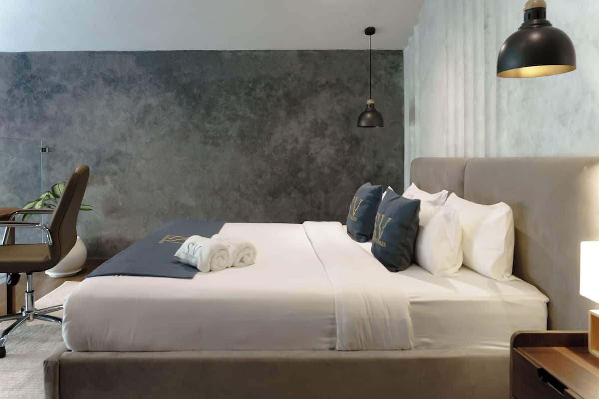 Egyptian cotton sheets, premium bedding, down duvets, pillow-top beds