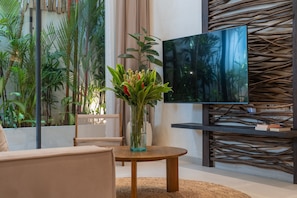 65-Zoll-Smart-TV mit Digitalempfang, Netflix, Streaming-Dienste