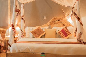 In-room safe, laptop workspace, blackout drapes - Embogo Lodges  (Ishasha)