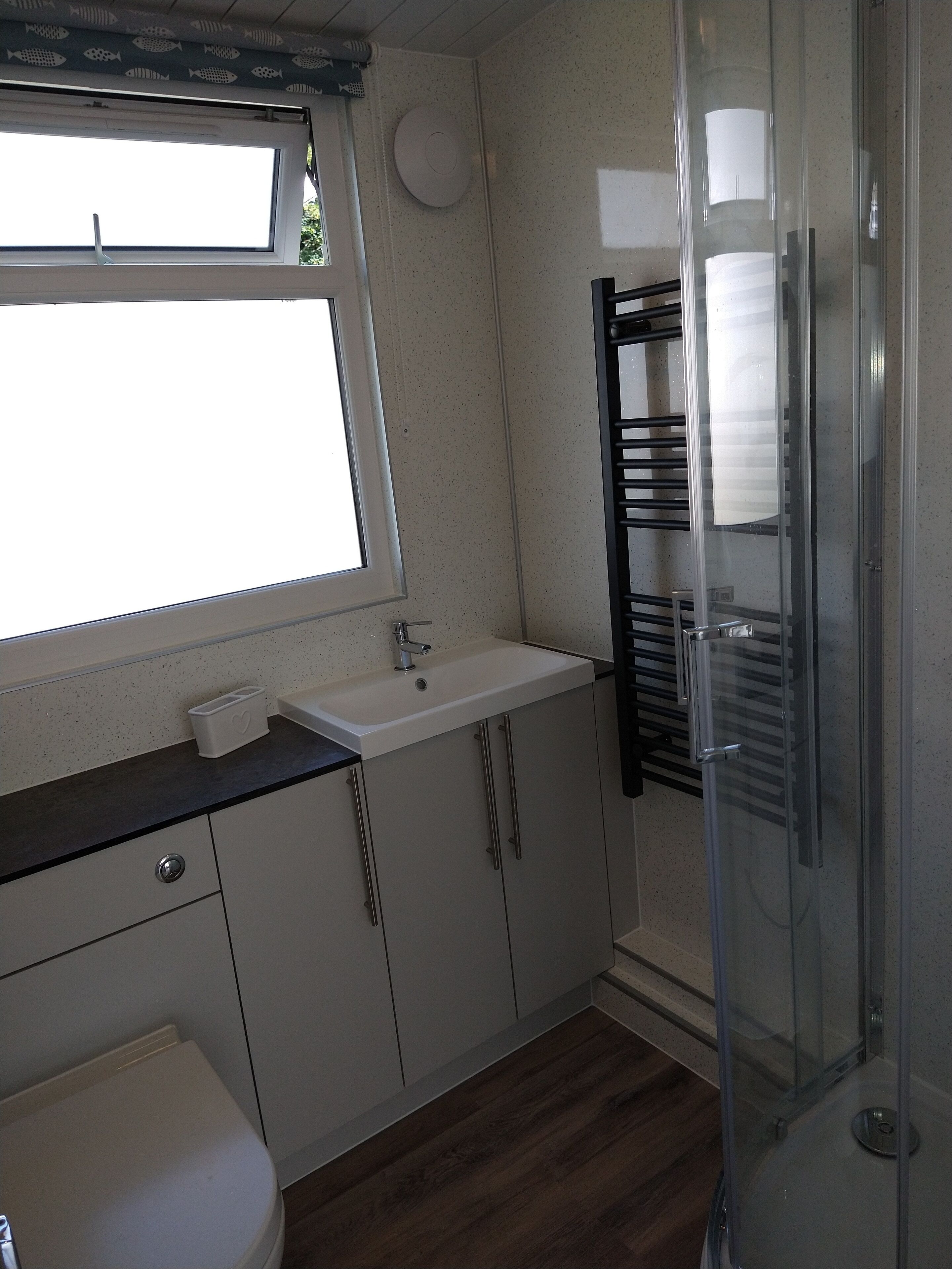 Shower, towels